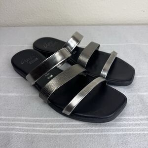 Apri By Italian Shoemakers Slip On Strappy Embossed Flat Sandals Silver 9.5